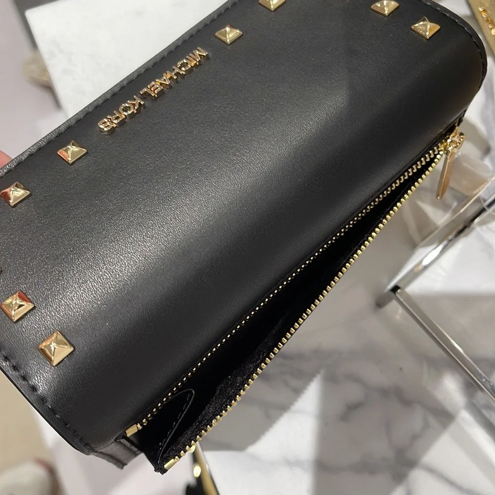 MICHAEL KORS JET SET TRAVEL LADY LARGE TRIFOLD  NON-LEATHER VEGAN WALLET 
BLACK - Picture 10 of 16